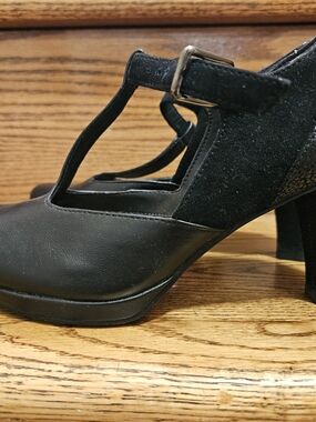 Babydoll Black Clarks Suede Chunky Mid Heel Pumps